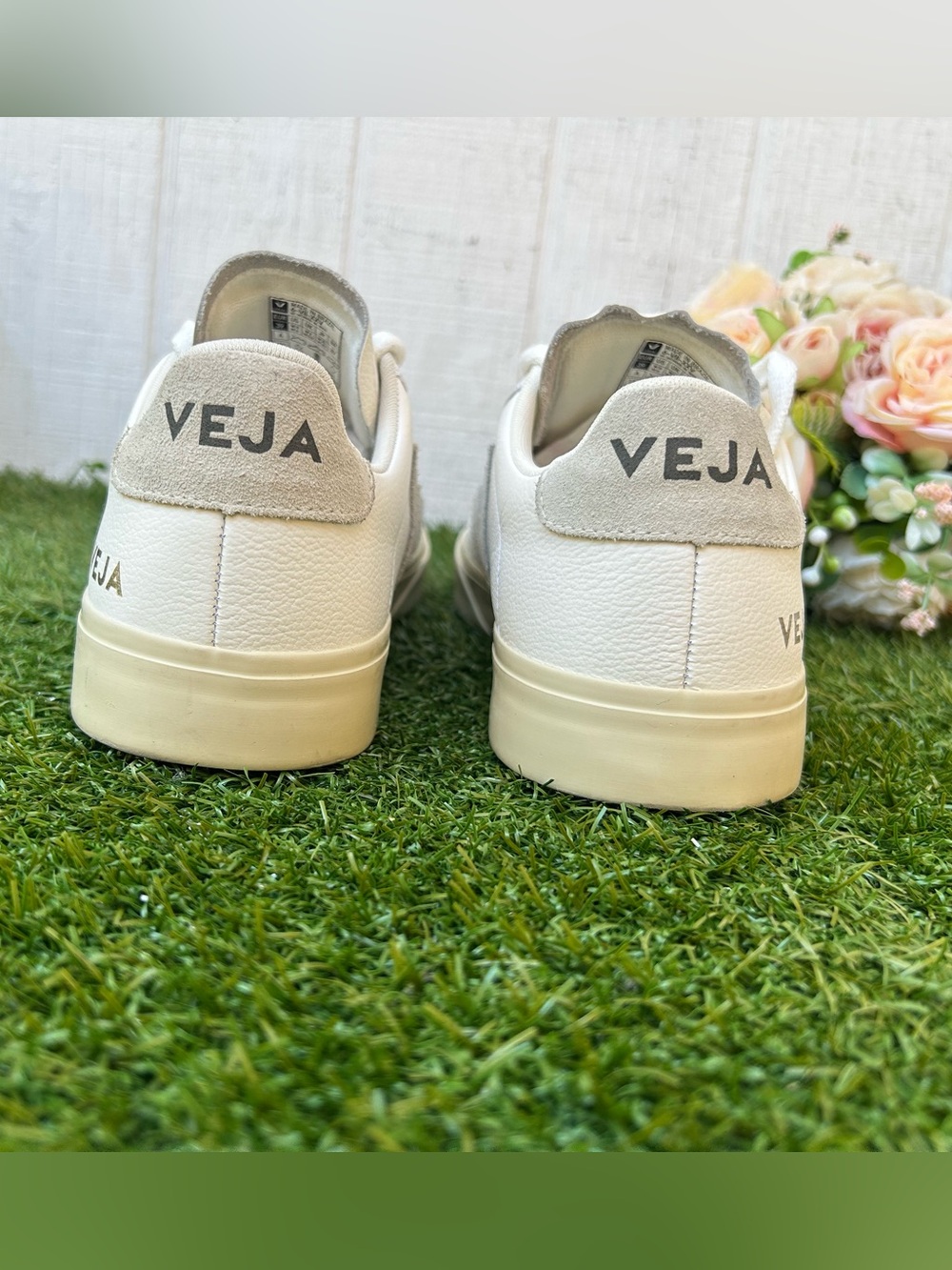 VEJA White Leather low top sneakers White leather light grey suede logo  size 8 - Picture 8 of 16